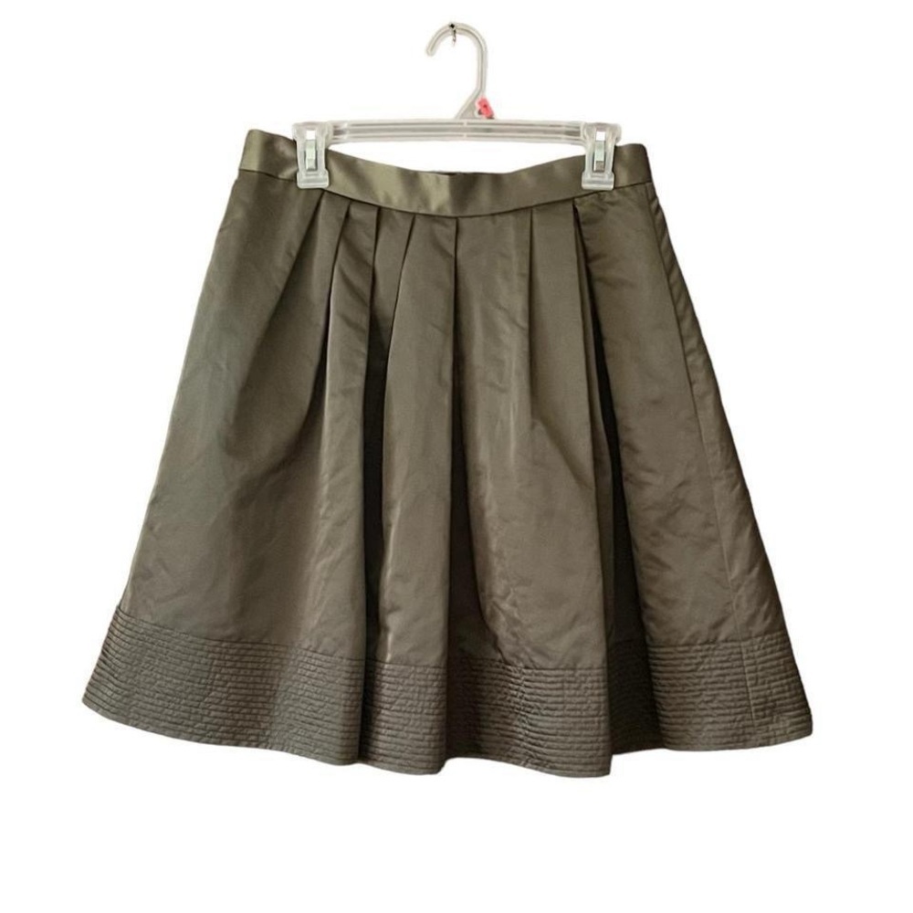 Ladies banana republic pleated skater skirt, size 10